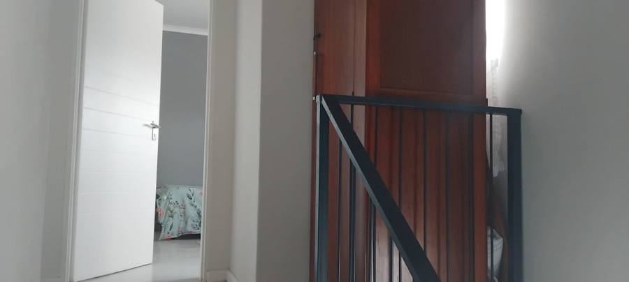 2 Bedroom Property for Sale in The Connifers Western Cape